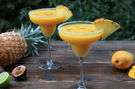 Коктейль Ананасово-манговая Маргарита (Pineapple Mango Margarita)