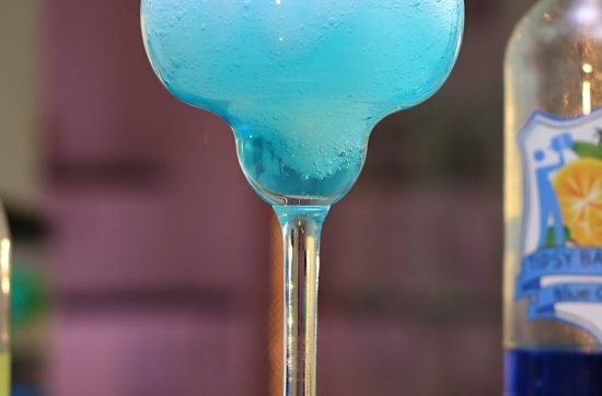 Коктейль Замороженный Голубой Дайкири (Frozen Blue Daiquiri)